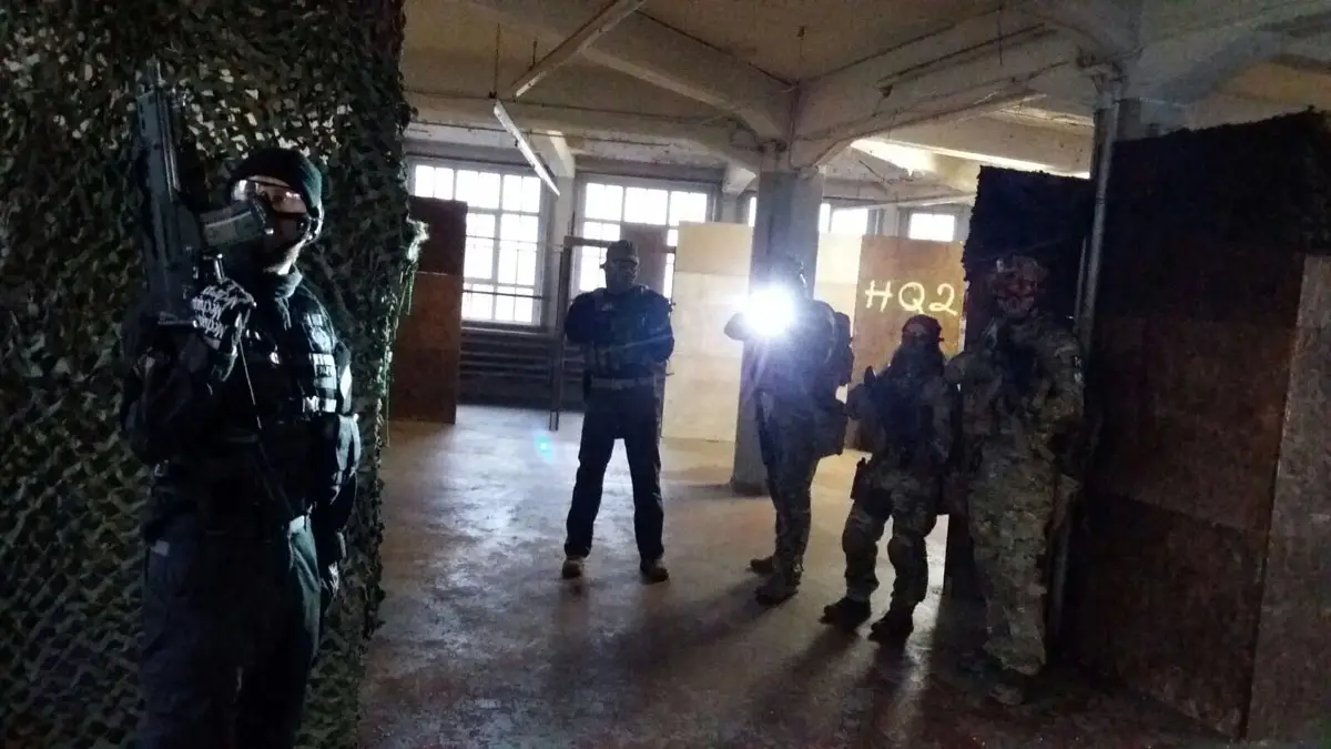 Gruppenbild vom Spieltag in der CQB-Halle in Pirmasens.